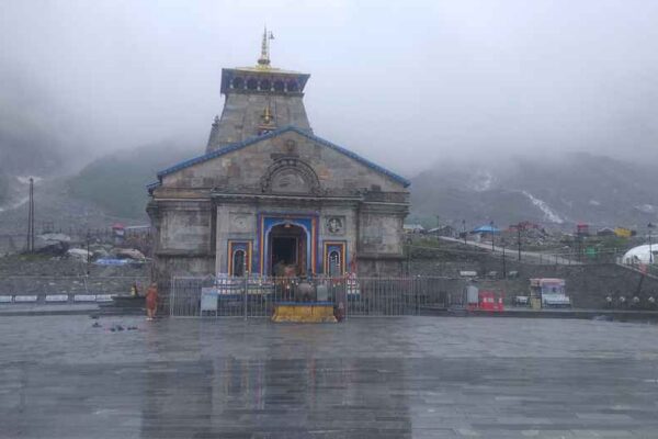 केदारनाथ यात्रा में रतलाम के तीर्थयात्री फंसे, 9 घंटे बाद सुरक्षित निकाले गए!