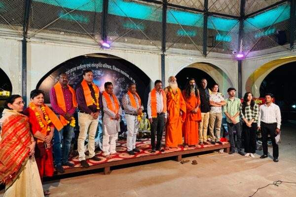 संगीतज्ञ स्व.श्री महादेव जी आचार्य की पुण्य तिथि पर संगीत निशा का सफल आयोजन हुआ