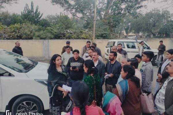 कलेक्टर ने जावरा में एसआईआर कार्य का अवलोकन किया