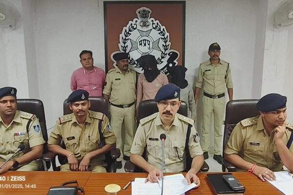 /माणकचौक पुलिस की त्वरित कार्रवाई — 12 घंटे के भीतर सनसनीखेज महिला हत्या कांड का खुलासा, दो आरोपी गिरफ्तार