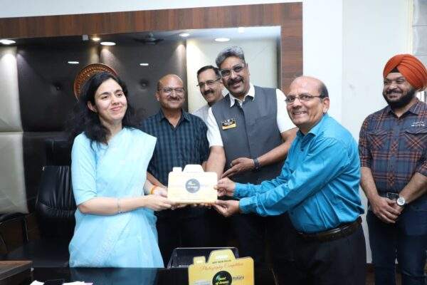 फोटोग्राफी अत्यंत संवेदनशील कला है !  ——मिशासिंह