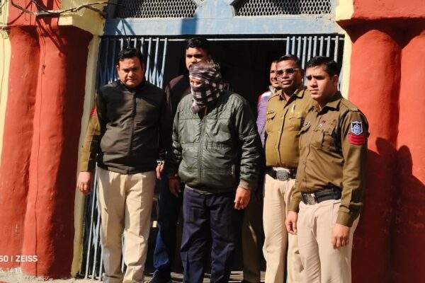 64 लाख रुपये की हुंडी दलाली धोखाधड़ी का खुलासा : माणकचौक पुलिस व सायबर सेल की संयुक्त कार्यवाही, फरार आरोपी उदयपुर से गिरफ्तार