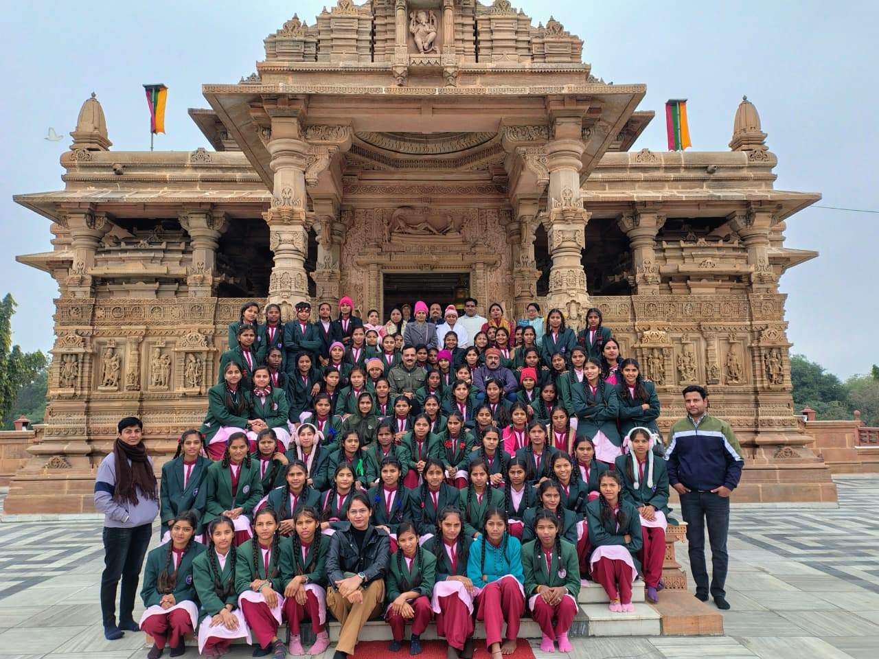 आकाशगंगा उतरी ज़मीन पर, चंद्रमा आया सूर्य और पृथ्वी के बीच    कन्या शिक्षा परिसर रतलाम की बालिकाओं ने शैक्षणिक भ्रमण में ली वैज्ञानिक सीख