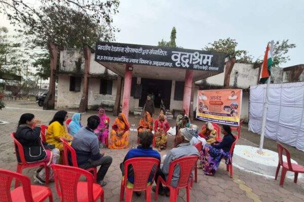 उम्र की थकान को सीनियर सिटीजंस ने दी मात, बोले- किसने कहा हम बूढ़े हैं