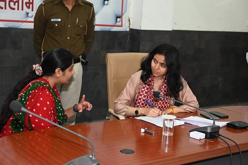 जनसुनवाई में 99 आवेदन पर हुई सुनवाई