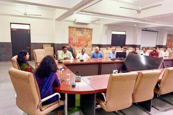 जिले में घरेलू गैस सिलेंडरों की आपूर्ति के संबंध में गैस वितरको की बैठक संपन्न