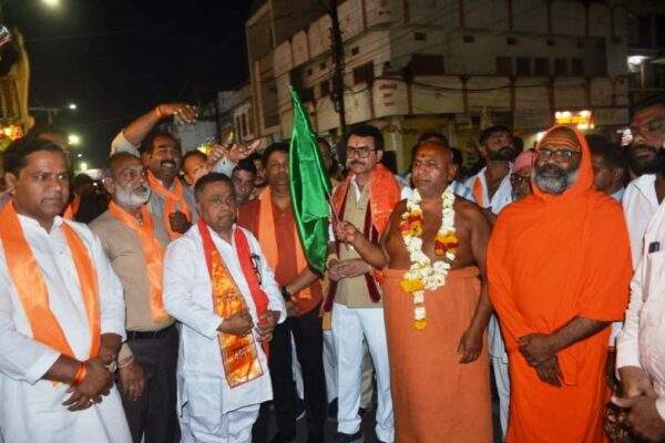 धूमधाम से निकली हनुमानजी की झांकी, चल समारोह व संयुक्त अखाड़ा महापौर प्रहलाद पटेल द्वारा मेले में किये नवाचार को नागरिकों ने सराहा संयुक्त अखाड़े में पहलवानों ने किया अपनी कला का प्रदर्शन