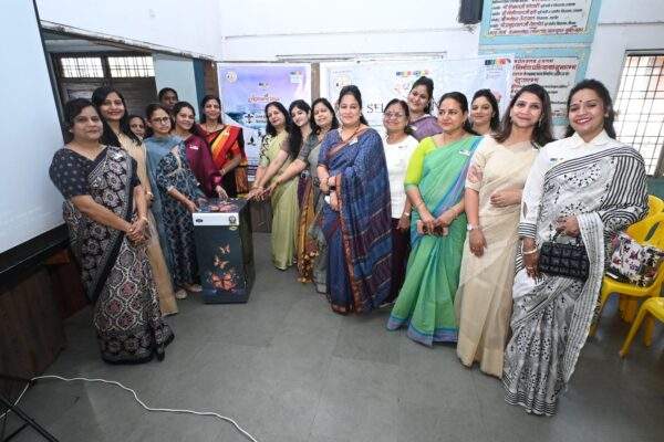 महिलाओं को आत्म सम्मान के साथ आत्मनिर्भर बनाने के लिए जीतो रतलाम लेडीज विंग द्वारा स्वरोजगार उपलब्ध कराने के उद्देश्य से सामग्री वितरित की गई