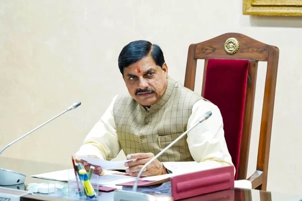 प्रत्येक शनिवार  राजस्व एवं लोकसेवा गारंटी शिविर होगे आयोजित-मुख्यमंत्री डॉ मोहन यादव के सख्त निर्देशानुसार रतलाम जिले में राजस्व प्रकरणों के त्वरित निराकरण का अभियान चलाया जा रहा है।