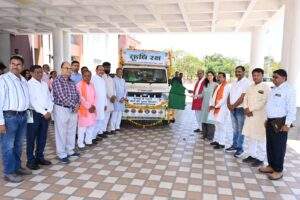 जिले में 10 दिन भ्रमण करेंगे  कृषि रथ, अतिथियों ने हरी झण्डी दिखाकर किया रवाना