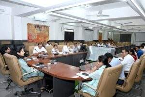 राजस्व संबंधित लंबित प्रकरणों का निराकरण 31 मई तक करना सुनिश्चित करे – कलेक्टर