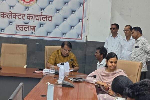 जनसुनवाई में 137 आवेदनों की सुनवाई की