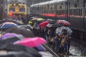 मुंबई मंडल में जलभराव के कारण रतलाम मंडल से होकर गुजरने वाली कुछ ट्रेनें प्रभावित