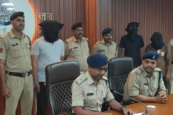 रतलाम पुलिस की बड़ी सफलता — करोड़ों की लूट के फरार आरोपी को किया गिरफ्तार