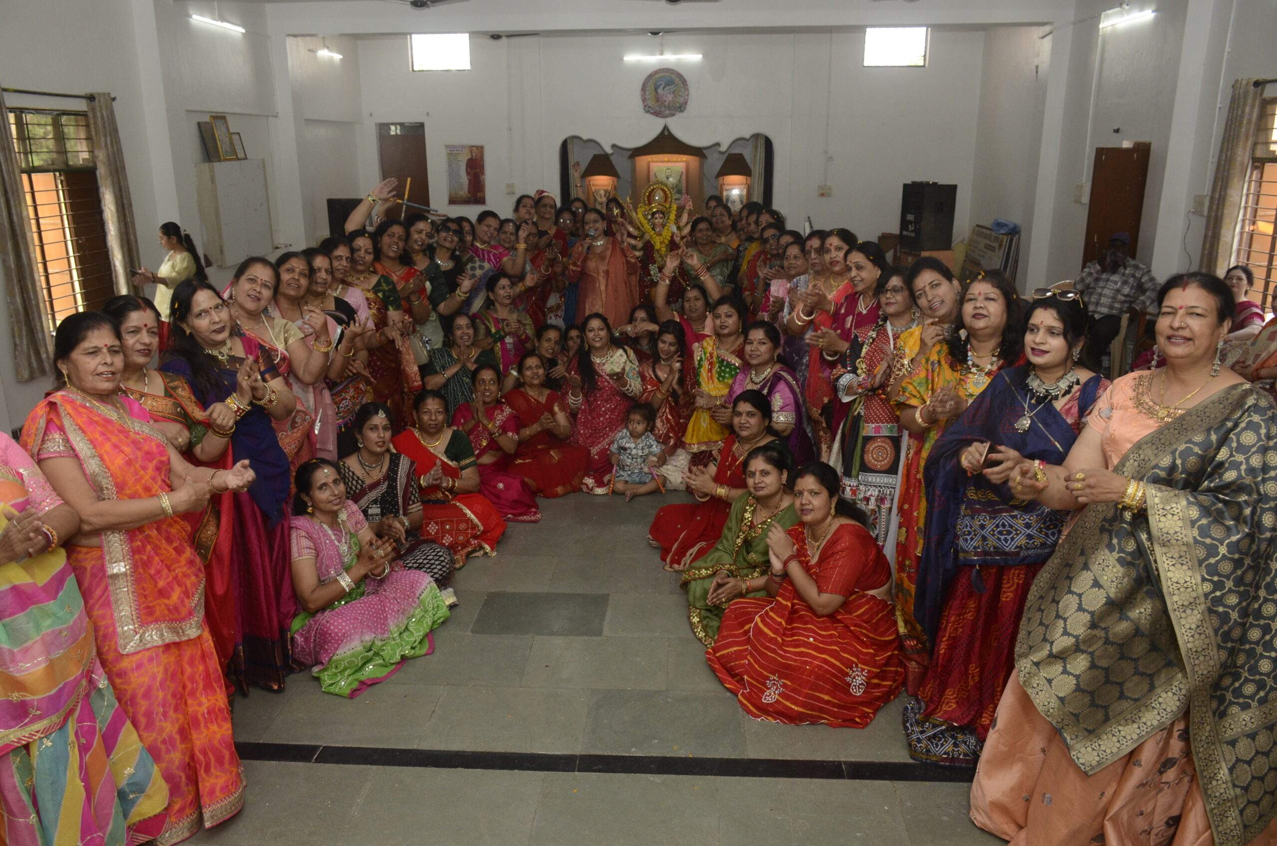 सर्व ब्राह्मण महासभा महिला मंडल द्वारा नवरात्रि एवं दशहरा पर्व हर्षोल्लास के साथ मनाया गया।